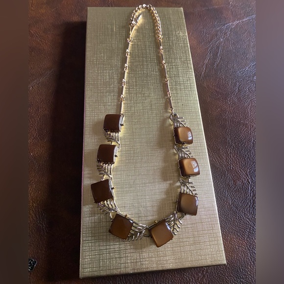 Coro Moonglow Lucite Gold Necklace - Picture 7 of 13